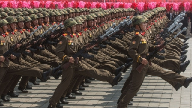 Corea del Nord aggrava ulteriormente pericolo missile nucleare. Basi USA nel Pacifico nel mirino di Kim Jong-Un, Putin: "Soluzione pacifica"