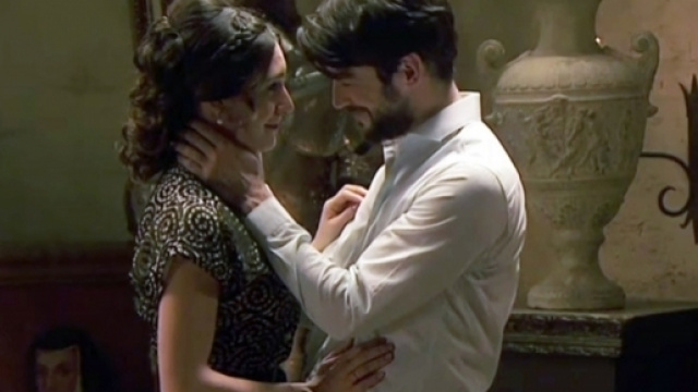 Il Segreto, trama serale 16 maggio: Camila incontra Hernando