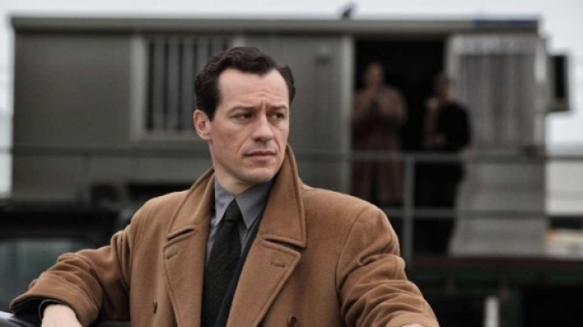 Serial - Arriva su Sky &ldquo;1993&rdquo;, ci saranno anche Berlusconi e D ... - unita.tv