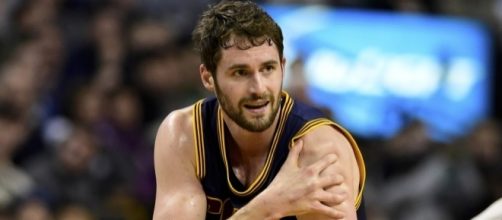 Kevin Love injures shoulder, accuses Kelly Olynyk of dirty play ... - usatoday.com