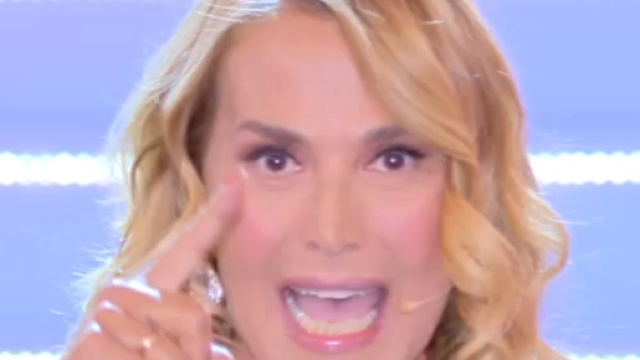 Barbara d'Urso al centro di una grossa polemica si arrabbia - bitchyf.it