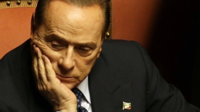 Berlusconi, battuta infelice sulla moglie di Macron