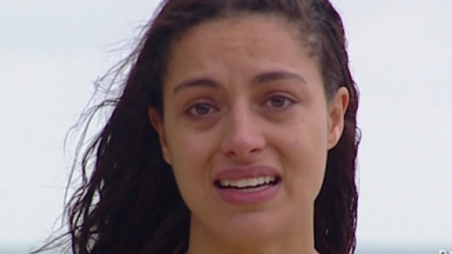 Dramma all'Isola dei famosi, Desiree Popper in lacrime: "Volevo ... - liberoquotidiano.it