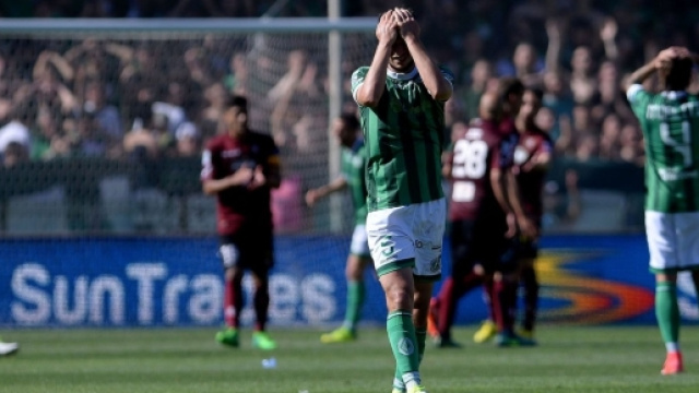 In foto la disperazione dei calciatori dell'Avellino