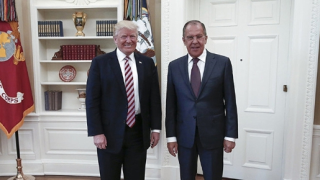 Informazioni top secret rivelate ai russi: bufera su Trump