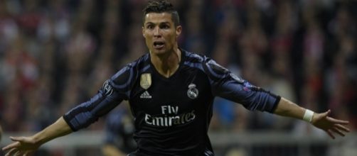 Cristiano Ronaldo abriendo el marcador para el Real Madrid. Foto v&iacute;a: Twitter ElPartidazoDeCope