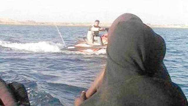 Cos&igrave; gli scafisti scortano i migranti sulle navi delle Ong&rdquo; - La ... - lastampa.it