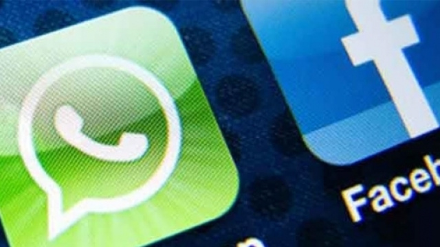 Facebook e Whatsapp: la poca chiarezza circa l'incrocio dei database tra le due piattaforme coster&agrave; a Facebook 110 milioni di euro.