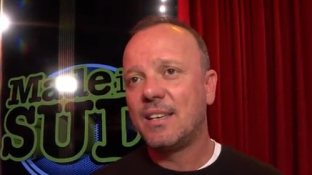 Gigi D'Alessio censurato in tv