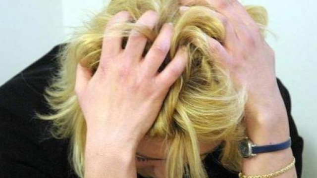 La disperazione delle madri di due vittime del "gioco" della "balena azzurra"