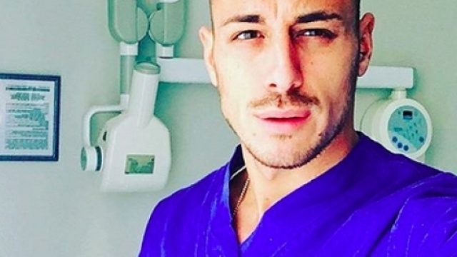 Il corteggiatore di Uomini e Donne Mattia Marciano &egrave; stato preso in giro dalla sua ex Angela Nasti