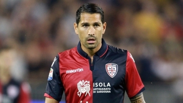 Qui Cagliari: dubbio Borriello con la Fiorentina, la febbre lo ha ... - violanews.com