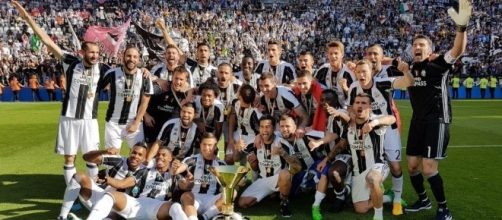 La Juventus celebrando su sexto t&iacute;tulo consecutivo en la Serie A