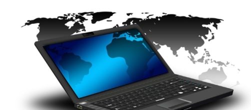 Laptops and flight bans. / Photo sourced via CCO Public Domain Pixabay