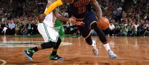 LeBron vuelve a demostrar por qu&eacute; es el Rey (v&iacute;a Twitter - NBA)