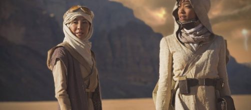 Sonequa Martin-Green and Michelle Yeoh on 'Star Trek: Discovery'. / from 'Geek Tryant' - geektyrant.com