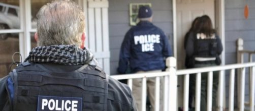 Trump travel ban: Over 680 held in immigration raids; rights ... - hindustantimes.com