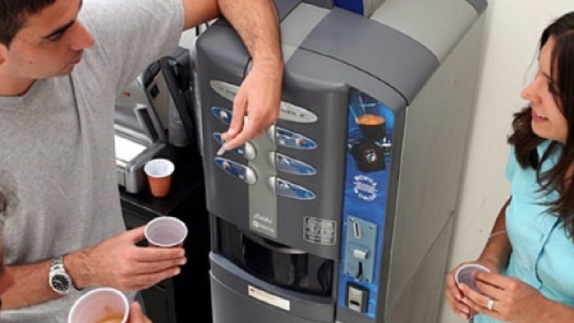 Emilia Romagna: stretta sul comportamento dei dipendenti pubblici in ufficio.