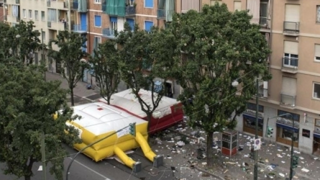 Via Borgaro a Torino dove l'uomo &egrave; barricato da ore in casa