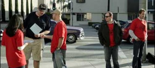 Mediator Seeks To Avoid Hollywood Strike - CBS News - cbsnews.com