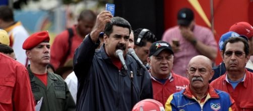 Nicol&aacute;s Maduro proclama la creaci&oacute;n de una nueva Carta Magna V&iacute;a com.ni
