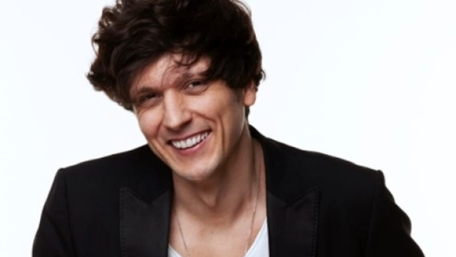 Ermal Meta giudice ad Amici di Maria De Filippi