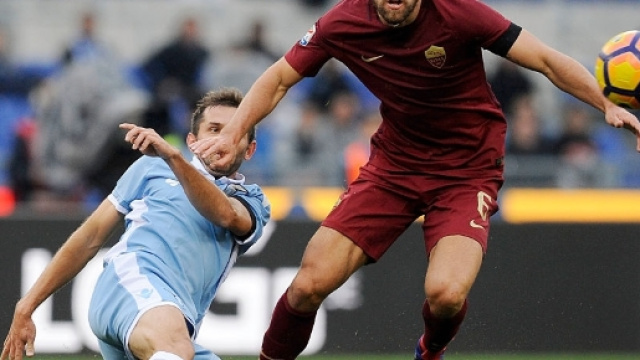Squalifica Strootman per simulazione nel corso di Roma-Lazio.