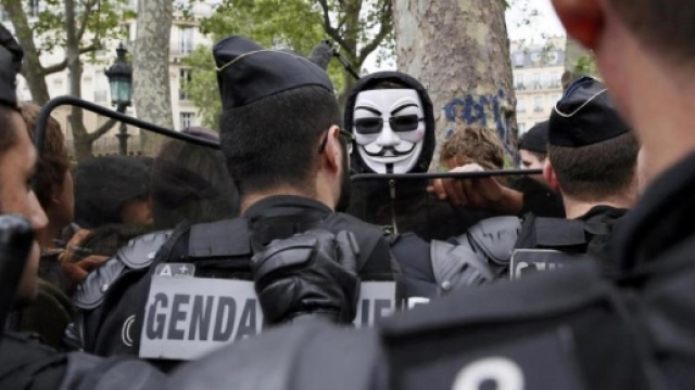 Terrorismo, black bloc e hooligans: cos&igrave; la Francia sprofonda nel ... - lineadirettaeuropa.eu
