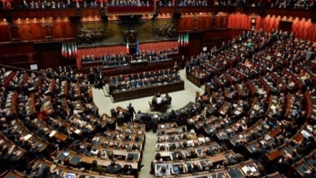 Ultime notizie pensioni, mercoled&igrave; 3 maggio 2017: vitalizi politici, uno scandalo italiano