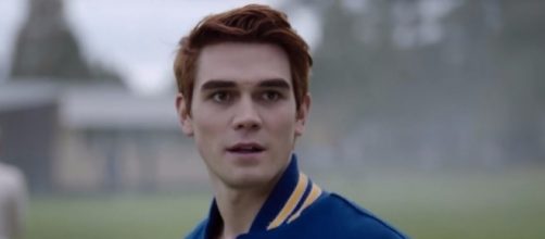 Archie Andrews played by actor KJ Apa | POPSUGAR Entertainment - popsugar.com