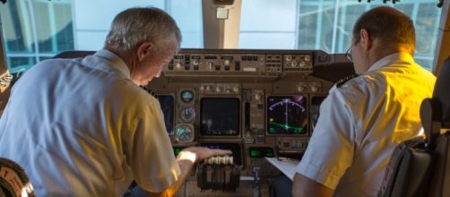 United 744 BusinessFirst | MARK UHLMANN - uhlmann.ca