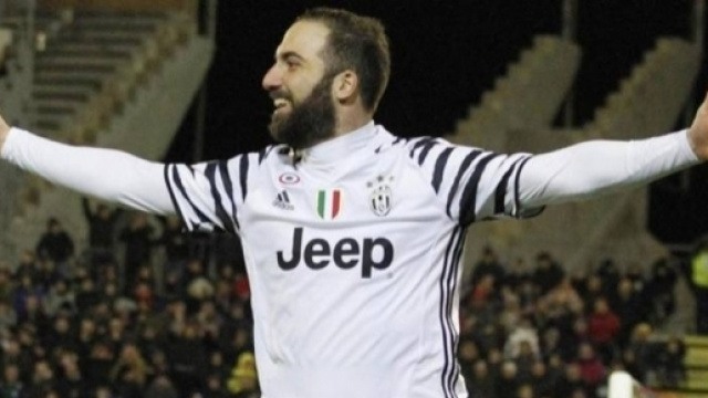 Cagliari-Juventus 0-2: decide la doppietta di - gazzetta.it