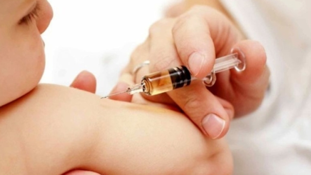 Vaccini obbligatori all'asilo: bimbi iscritti solo se vaccinati