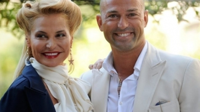 Selfie - Le cose cambiano: Simona Ventura sorpresa da Bettarini