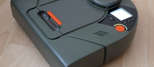 Neato XV-15 Robot Vacuum Review - SlashGear - slashgear.com