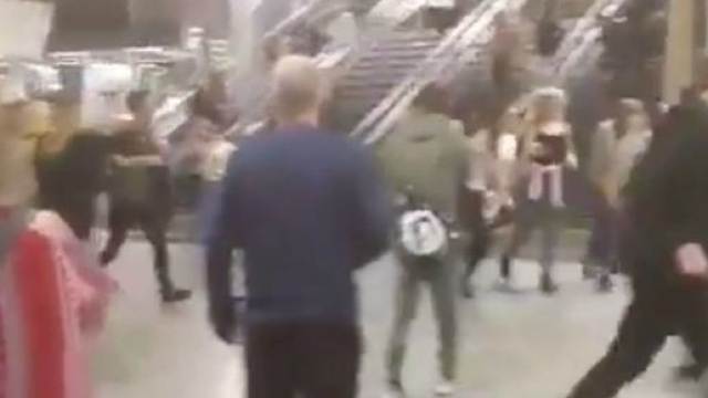 Attacco terroristico al concerto di Ariana Grande: 19 morti e 50 feriti tra adolescenti