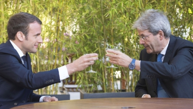 Emmanuel Macron e Paolo Gentiloni all'Eliseo