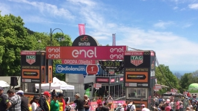 Il traguardo di Oropa, quattro ore prima dell'arrivo dei corridori