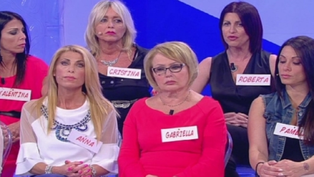 Roberta Mingione accusa Simona di fare allusioni su Anna e Giorgio