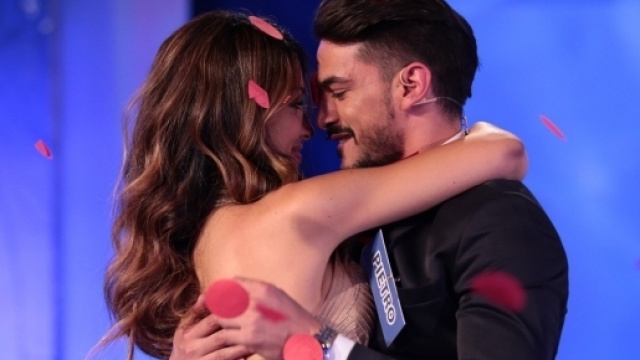 Uomini e donne: Rosa stupisce tutti e si fidanza con Pietro.