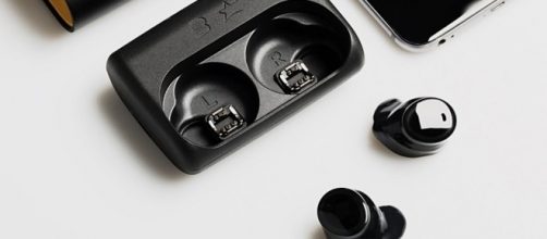 Control the Dash Pro Smart Earphones with Gestures | Cool Material - coolmaterial.com