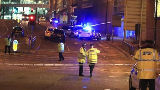 Manchester, attentato al concerto di Ariana Grande: 22 morti