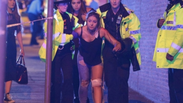 Manchester, due esplosioni al concerto di Ariana Grande ed &egrave; ... - spetteguless.it