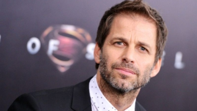 Zack Snyder addolorato per il suicidio della figlia: non diriger&agrave; pi&ugrave; 'Justice League'