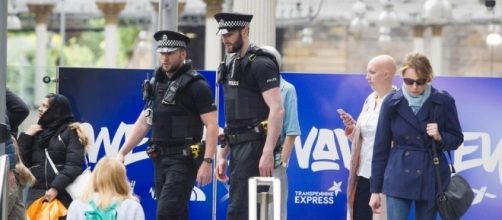 Armed cops patrol the streets of cities across the UK after ISIS ... - thesun.co.uk