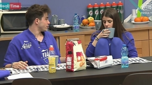 Federica mentre discute con Riccardo.