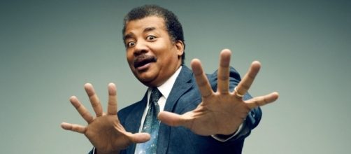 Seth MacFarlane Signs Neil deGrasse Tyson for His COSMOS Reboot ... - geektyrant.com