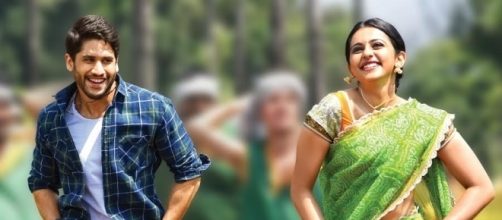 A still of Naga Chaitanya and Rakul Preet Singh from 'Rarandoi Veduka Chuddam'