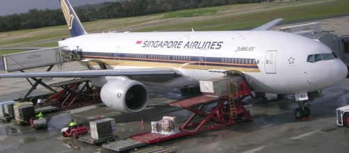 Singapore Airlines Boeing 777 at Perth International Airport- Image credit: Chan Kok Hoi, Via- commons.wikimedia.org