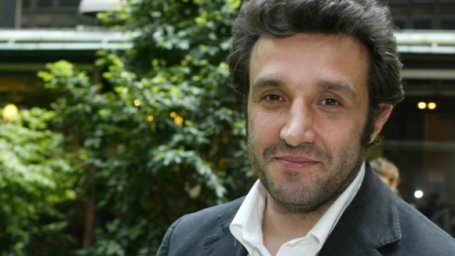 Flavio Insinna replica ai filmati mostrati da Striscia la Notizia - ilgiornale.it